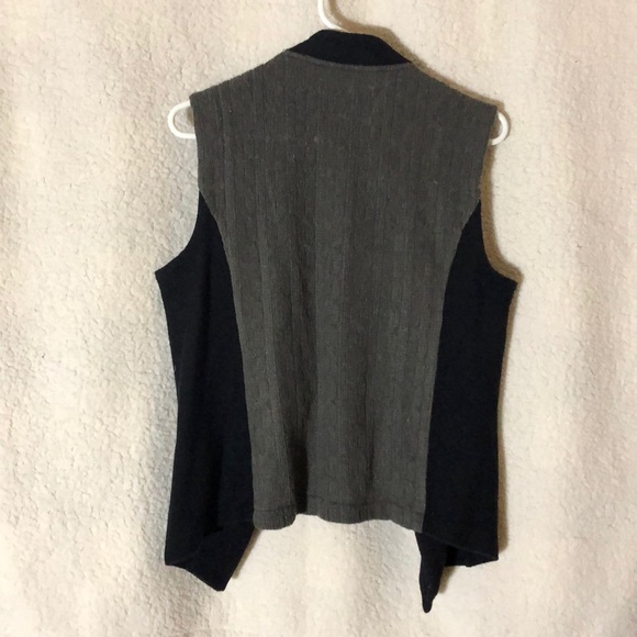 Knitted vest - Picture 2 of 3